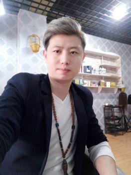 你强由你强，明月照大江！